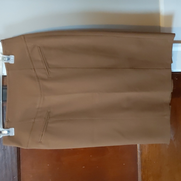 Tan Pencil Skirt w/Ruffle sz. 6 - Picture 1 of 7